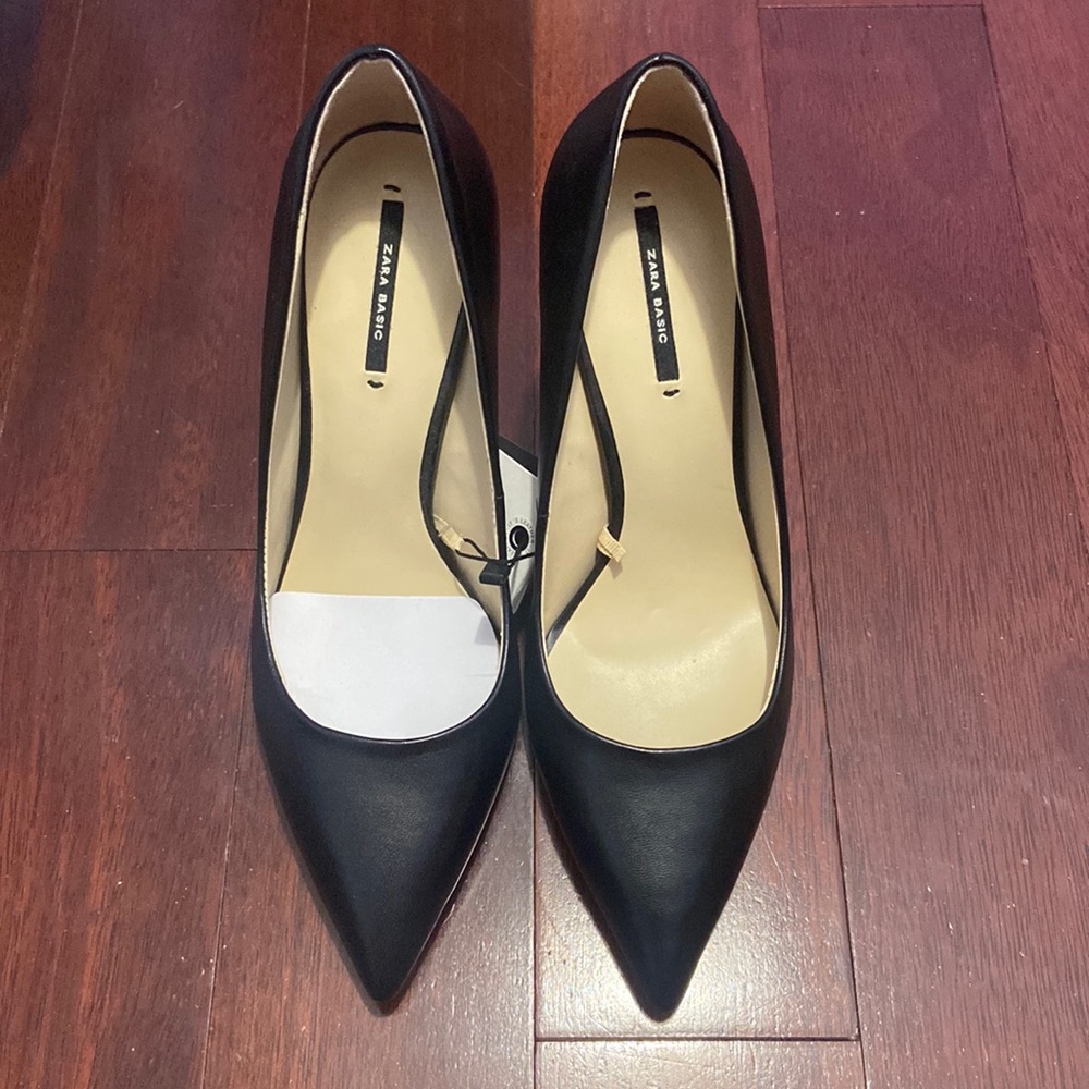 NWT Zara genuine leather black point toe stilletos - 38